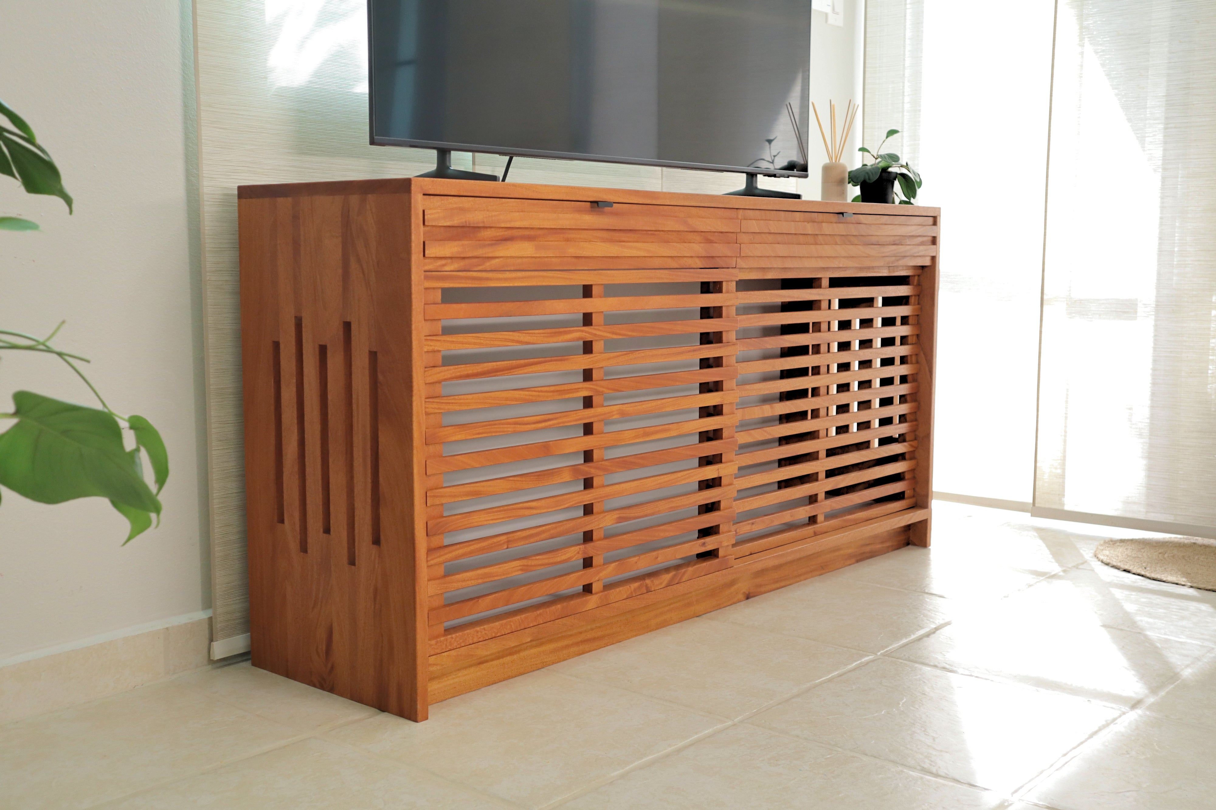 MODERN PET CREDENZA
